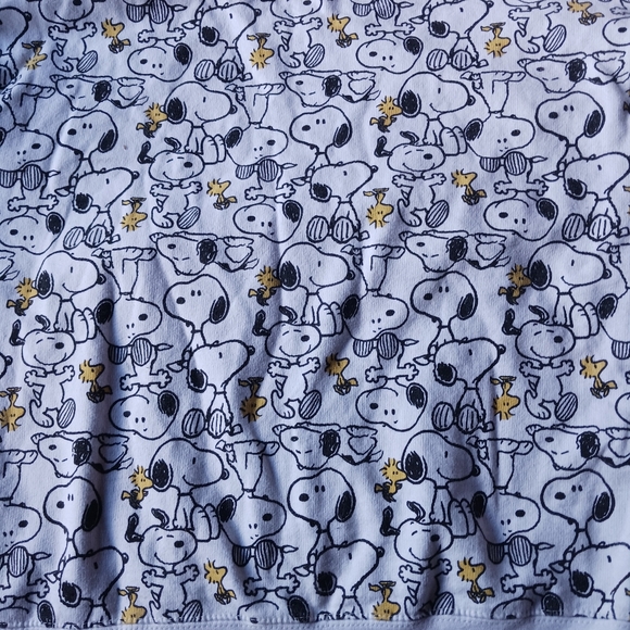 Peanuts Snoopy Women's Sweatshirt Size Medium - Picture 4 of 6
